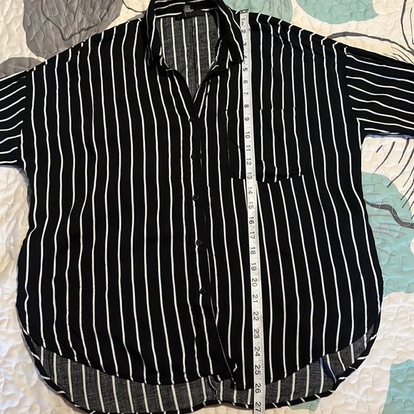 • Forever 21 Black/White Striped Button Up Shirt - Picture 9 of 11
